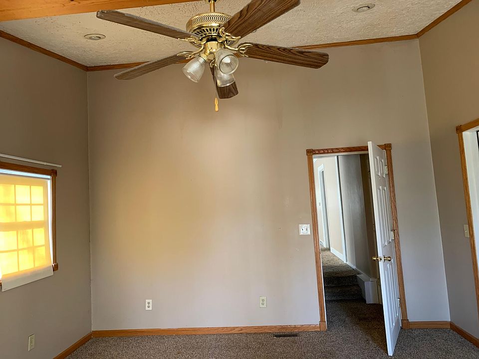 2nd image of 909 Bellevue Ave