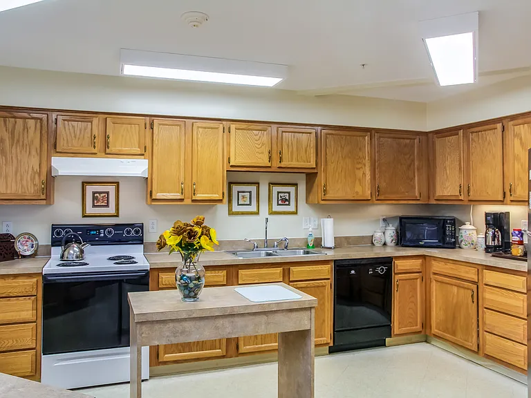 Hopkins Court Apartments — Photo 5