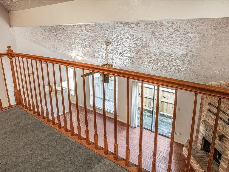 10025 Rosbrook Dr — Photo 7