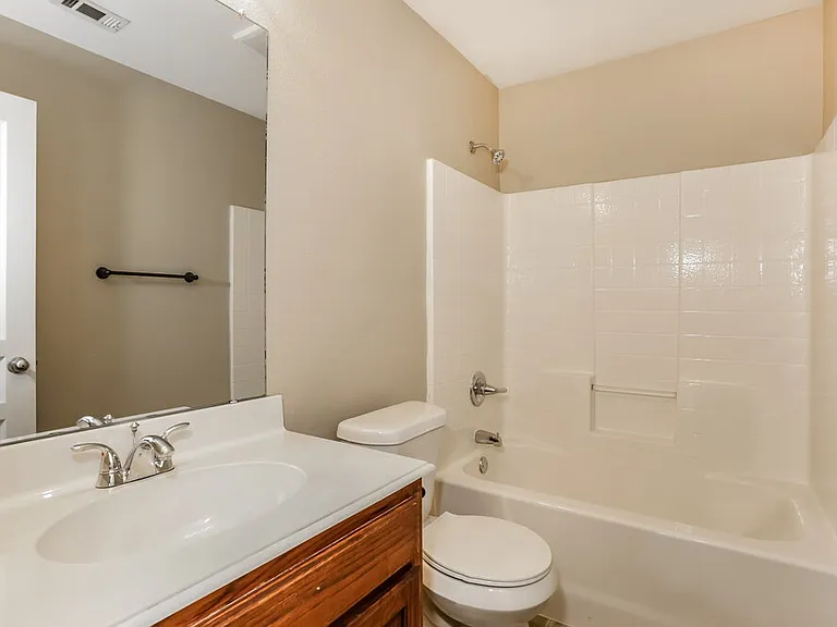 915 Joshua Dr — Photo 15