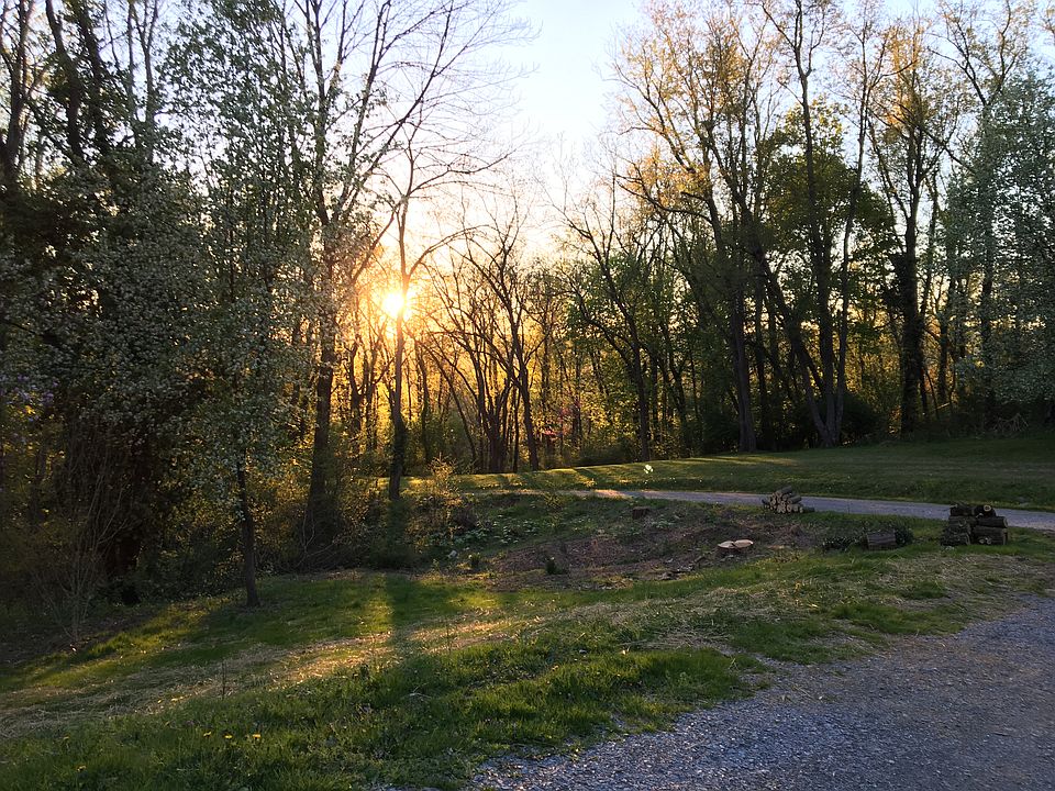 2nd image of 4885 Plantation Ln