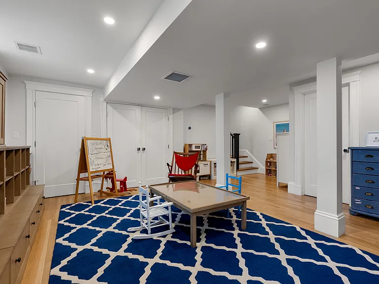 100 Browne St #1 — Photo 23