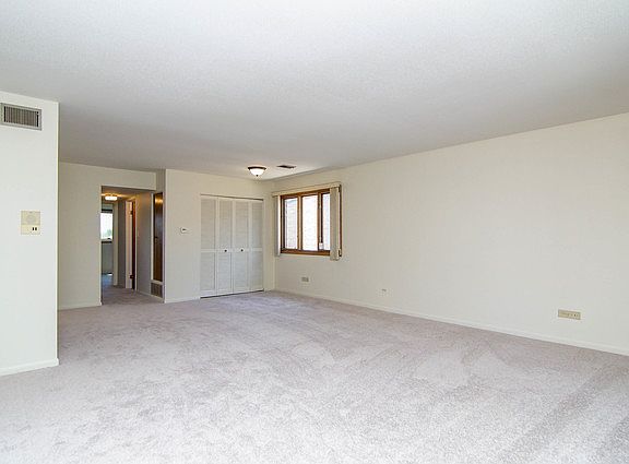 4th image of 10324 S Keating Ave