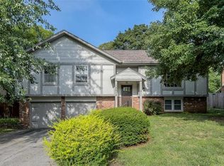 10210 Rosehill Rd, Lenexa, KS 66215