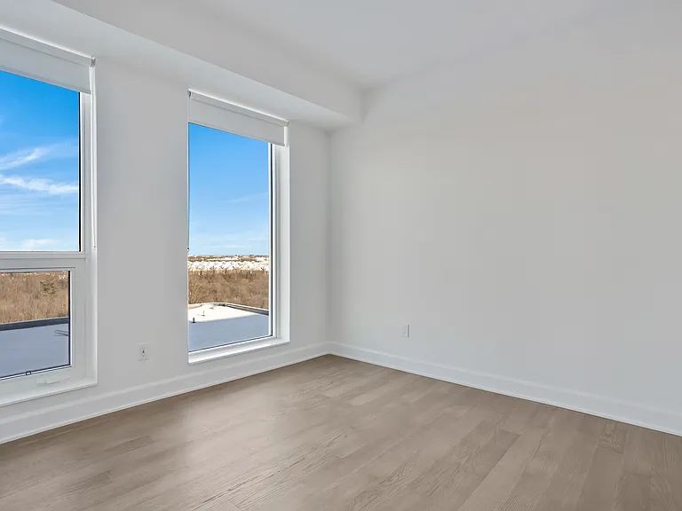 3240 William Coltson Ave — Photo 125