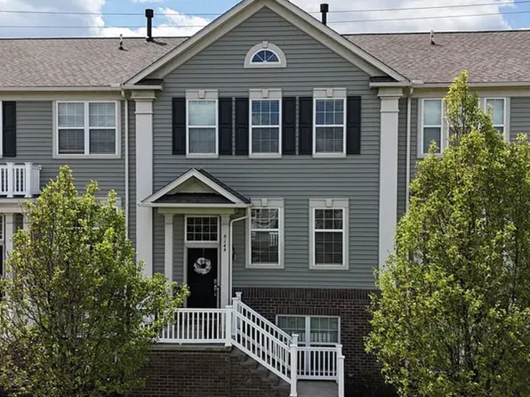 6144 N Pointe Dr, Pepper Pike, OH 44124
