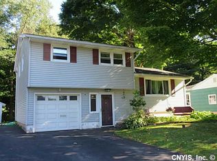 122 Woodside Ln, Liverpool, NY 13090