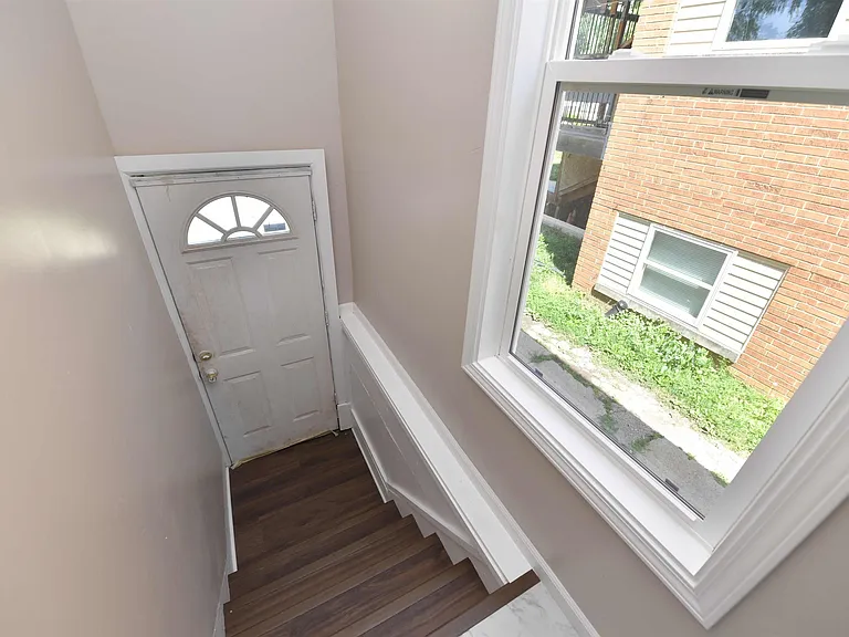 1027 N University St — Photo 31