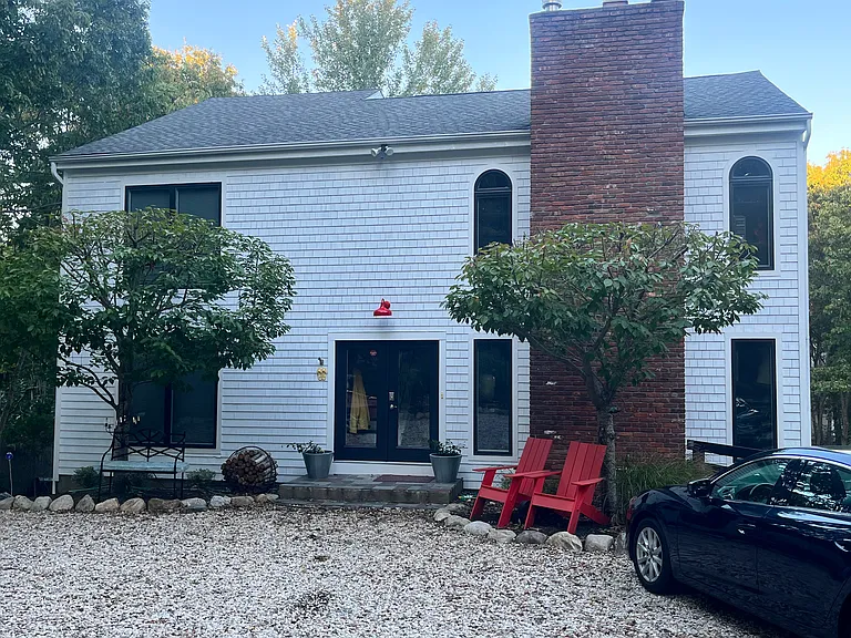 Island View Dr E — Photo 2