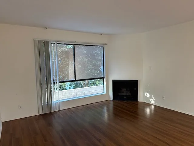 Quiet, rear facing living room