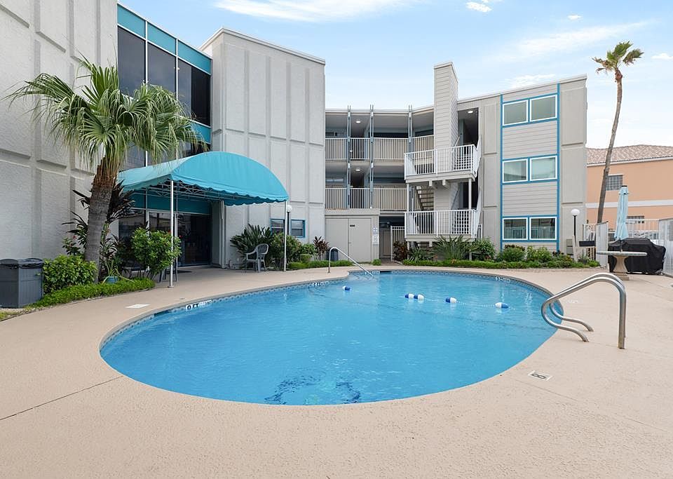 1st image of 5008 Gulf Blvd APT 109