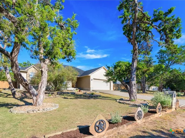 4 Holly Berry Ln, Wimberley, TX 78676