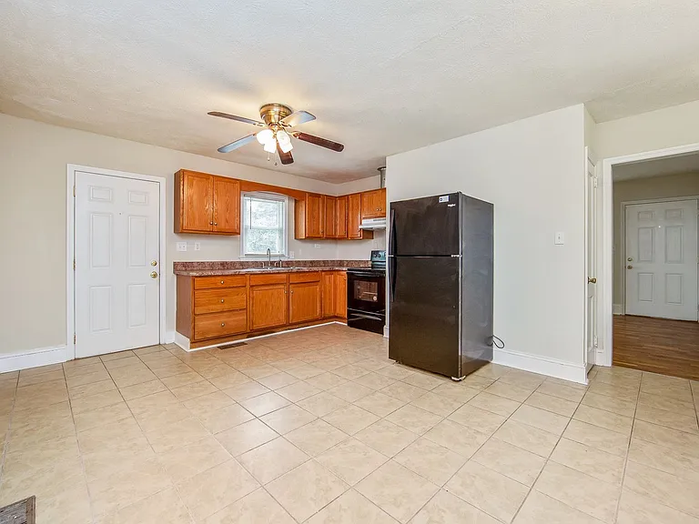 1203 Turnpike Rd — Photo 13