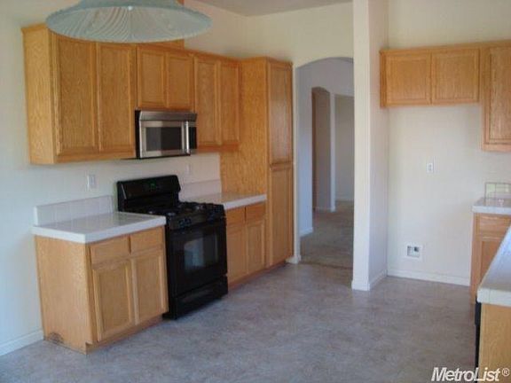5th image of 3139 Olympic Way