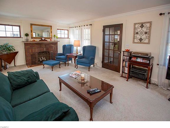 5th image of 2075 Reveley Ave