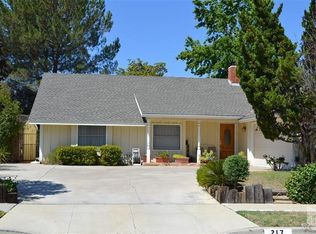 217 N Kanan Rd, Oak Park, CA 91377