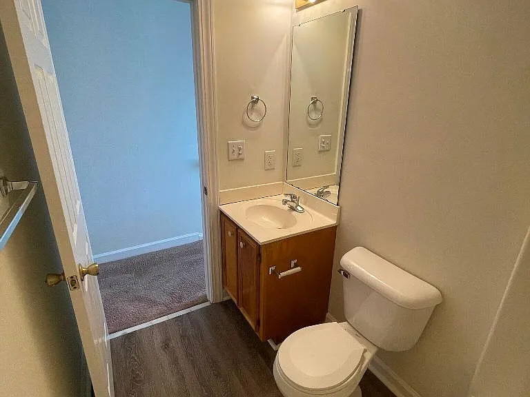605 Avery St — Photo 22