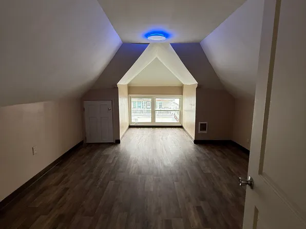 (undisclosed Address), Hamtramck, MI 48212