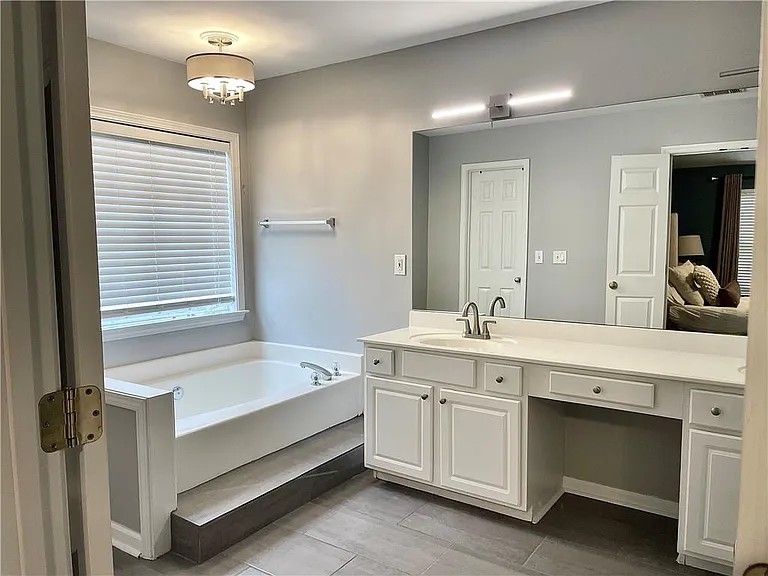 2584 Alvecot Cir SE — Photo 11