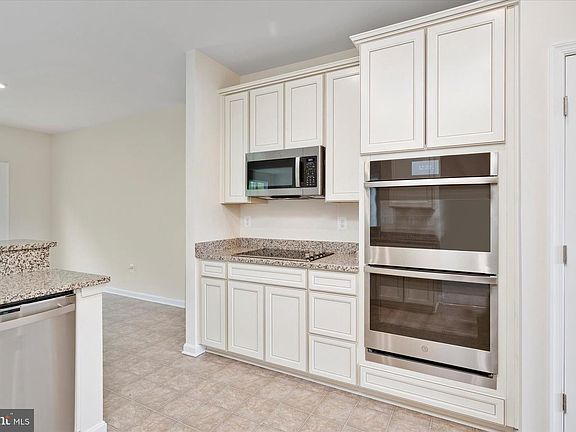 4th image of 20241 Greythorne Ln
