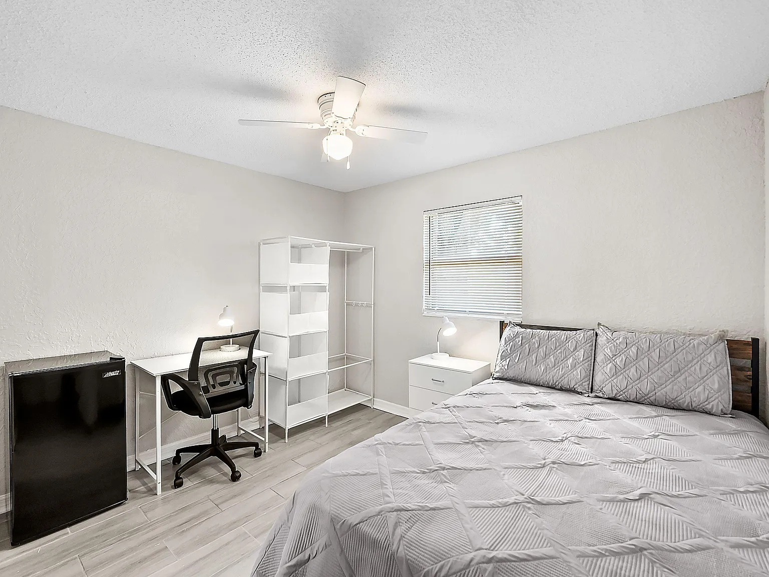 4 bed, 5.0 bath, 2100 sqft, $1,170 — Photo 1