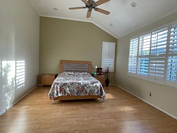 3rd image of 2560 Alister Ave