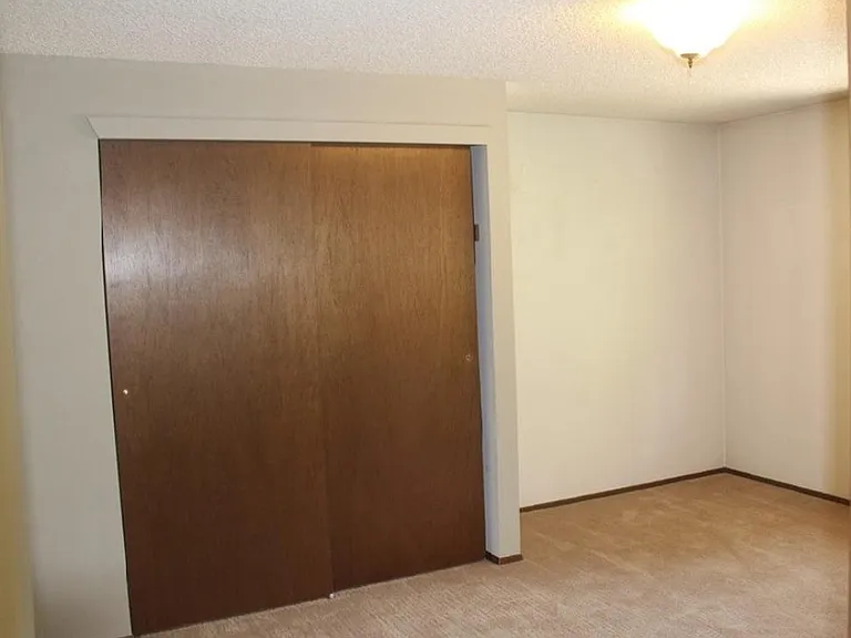 7335 Navajo Trl NE — Photo 10