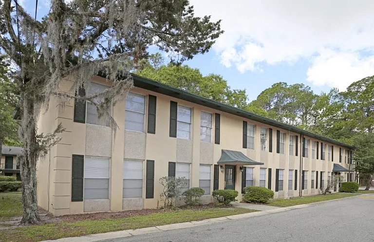 Park Place Apartments — Photo 6