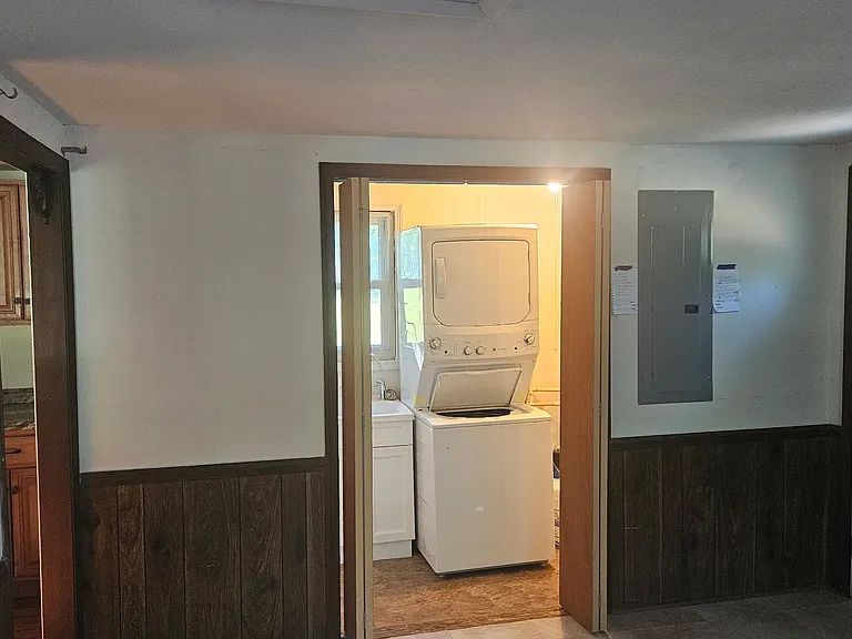 74 Jacobs Ln — Photo 3
