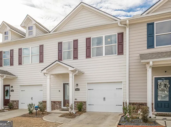 3724 Acorn Dr, Oakwood, GA 30566