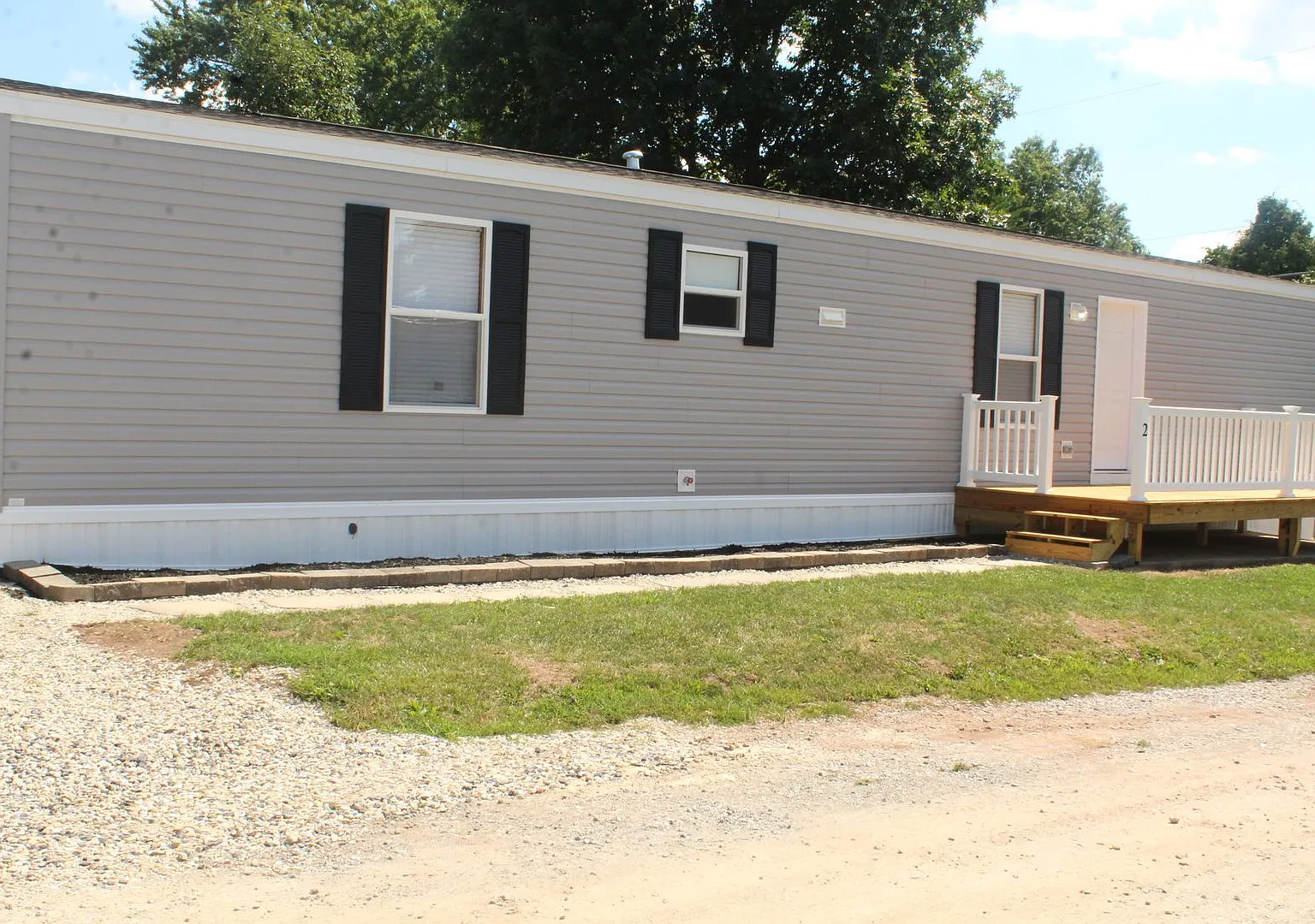 Mobile Home in Newberry Township — Photo 1