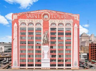 400 S 14th St APT 910, Saint Louis, MO 63103
