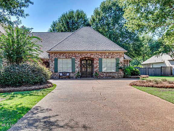5th image of 156 Sonnett Cir