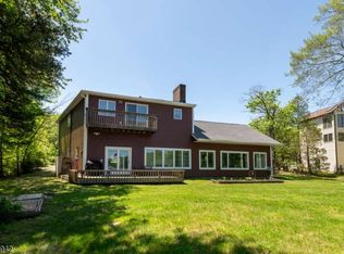 7 Capstan Rd, West Milford, NJ 07480