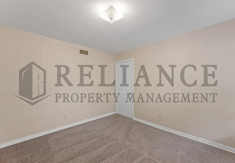 4912 E Morris St — Photo 12
