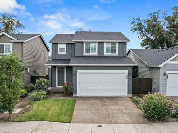 248 NW Liberty Ln, Estacada, OR 97023