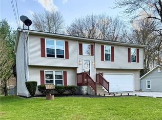 2210 Beach Dr, Akron, OH 44312