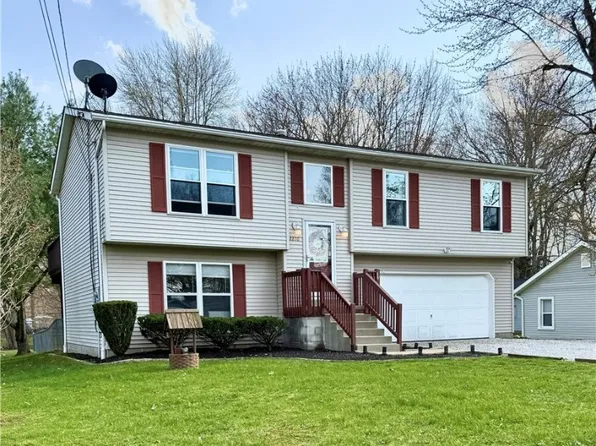 2210 Beach Dr, Akron, OH 44312