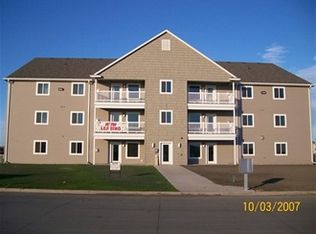 2010 Pembrooke Dr APT 2, Grand Forks, ND 58201