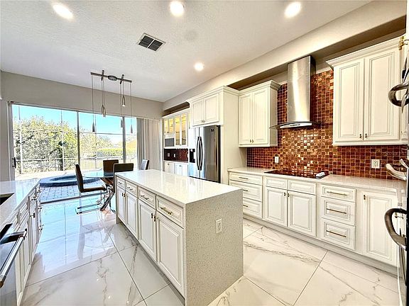 5th image of 9060 Heritage Bay Cir