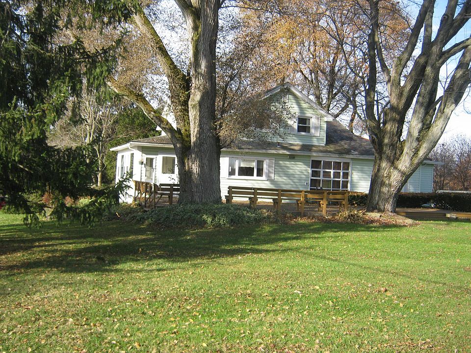 1 1/2 acre lot surrounded by farmland