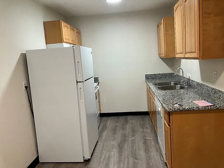 2700 SE Courtney Ave — Photo 18