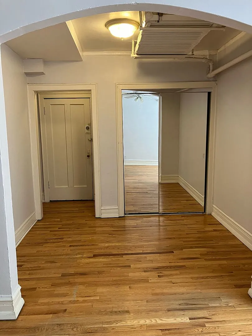 Studio, 1.0 bath, $1,300 — Photo 1