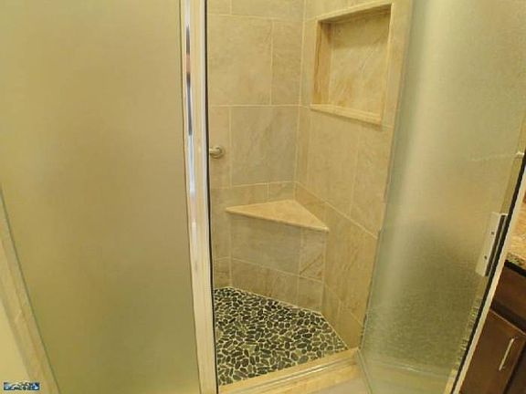 4th image of 932 Mount Vernon St Lot 8