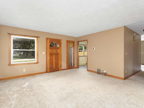 5th image of 328 W North St
