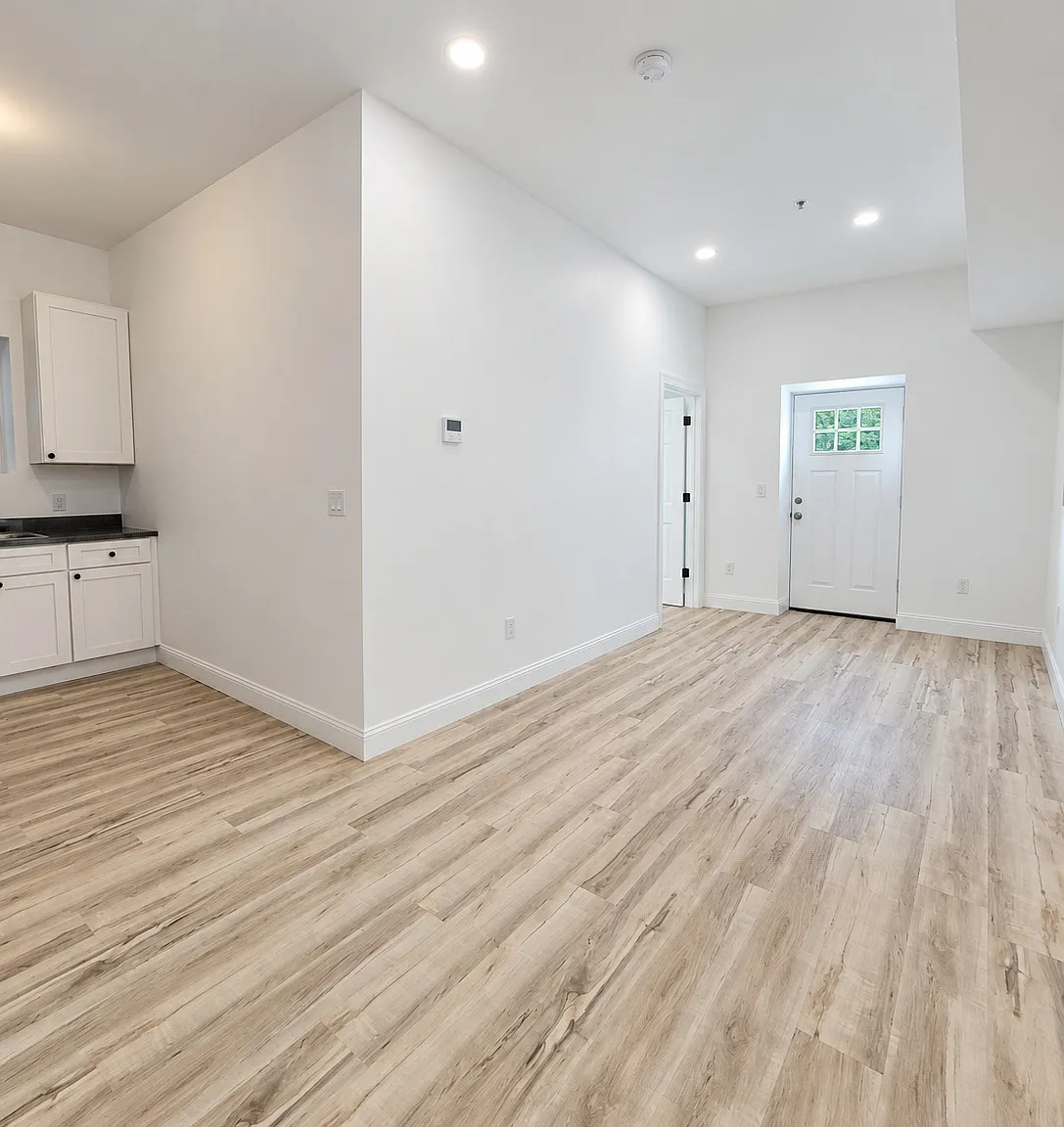 170 Pearl St — Photo 3