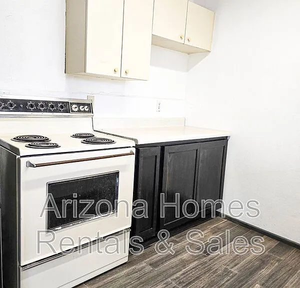 2425 S Rose Peak Dr — Photo 3