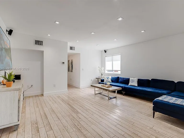 7549 Buccaneer Ave — Photo 4