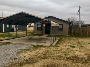 218 2nd St, Elgin, OK 73538