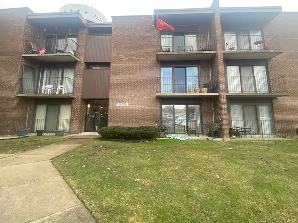 12823 S Kenneth Ave APT C2, Alsip, IL 60803